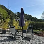 Mit Garten Und Panoramablick In Apartman