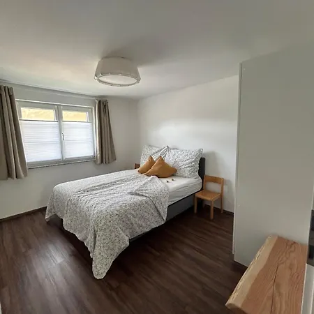 Mit Garten Und Panoramablick In Appartement *