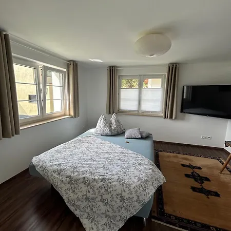 Apartment Mit Garten Und Panoramablick In Innsbruck