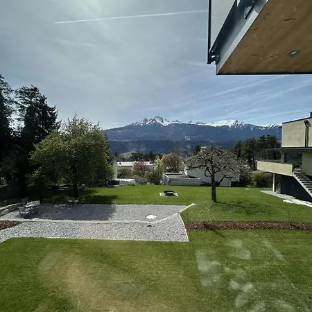 Mit Garten Und Panoramablick In Апартаменти *