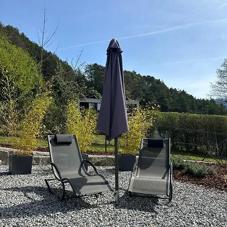 Mit Garten Und Panoramablick In Daire