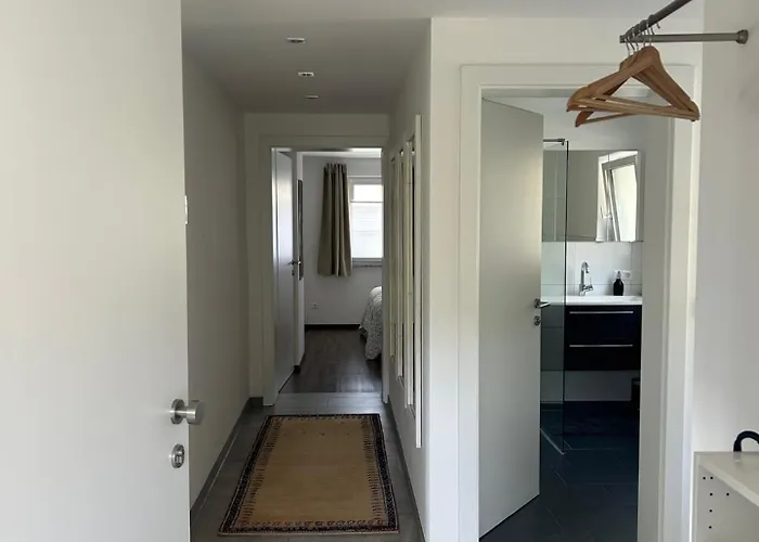 Mit Garten Und Panoramablick In