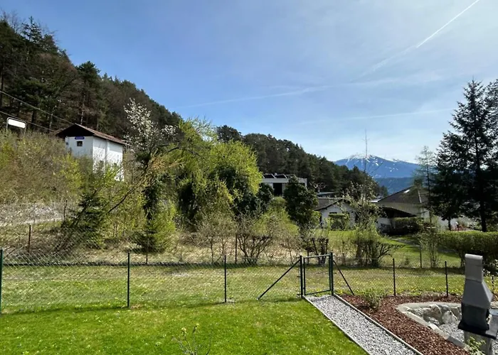 Mit Garten Und Panoramablick In Appartement