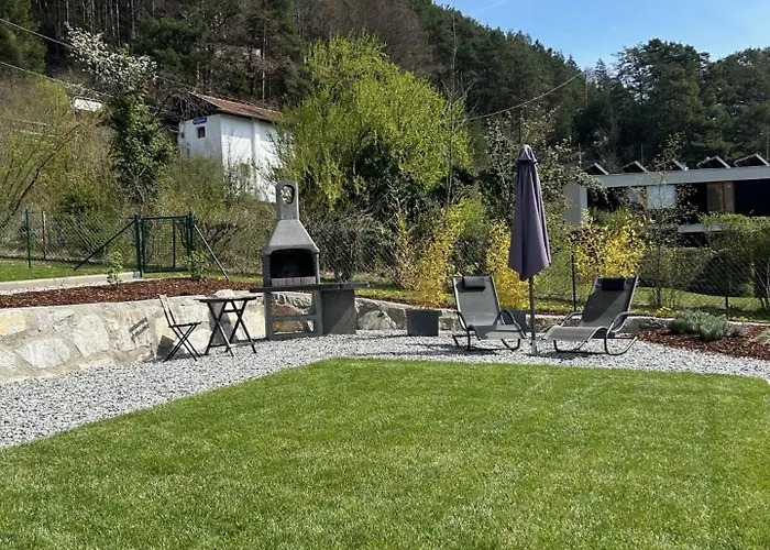 Mit Garten Und Panoramablick In Appartement Innsbruck