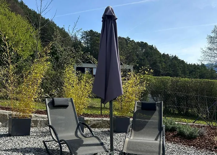 Mit Garten Und Panoramablick In Appartement