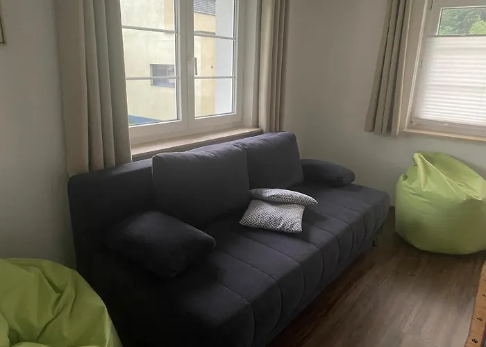 Mit Garten Und Panoramablick In