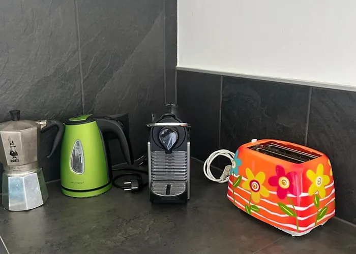 Mit Garten Und Panoramablick In *