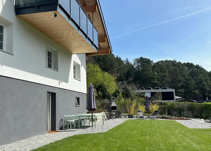 Mit Garten Und Panoramablick In Apartament